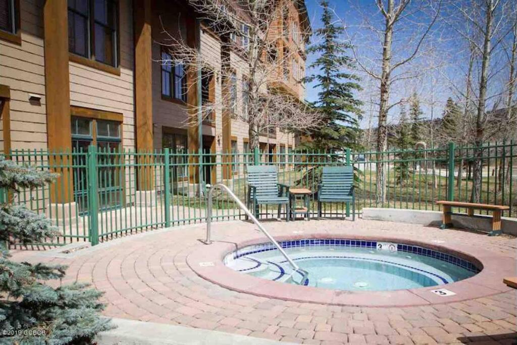 Ski-In/Ski-Out Zephyr 1 Bedroom Condo Винтер Парк Экстерьер фото